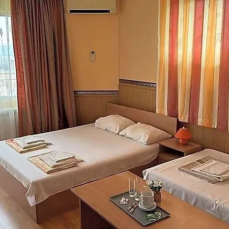Hayat Ltd Hotel Warna