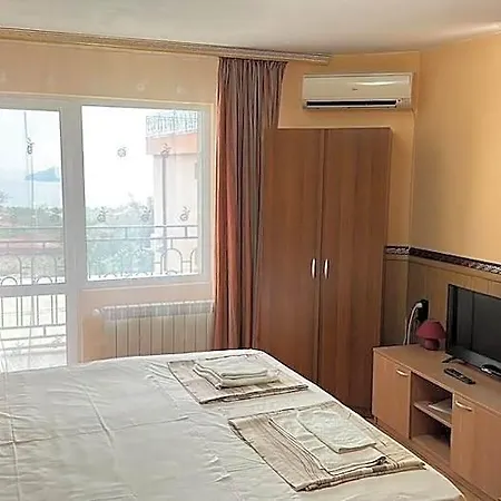 Hotel Hayat Ltd Warna
